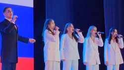 Студентка БГИИК Мария Кононенко покорила сцену Кремлёвского дворца вместе с Григорием Лепсом