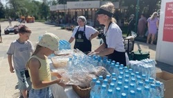 Белгородцев накормили солдатской кашей в День города 