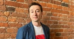 Белгородка получила судебный иск за торговлю лицом Сергея Безрукова 