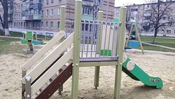 Белгородские спасатели освободили застрявшего на игровой горке ребёнка 