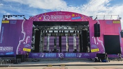 В Белгороде на Соборной площади установили главную сцену для BelgorodMusicFest