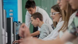 «Там нет преподавателей»: губернатор заинтриговал особой методикой преподавания в IT-школе Белгорода
